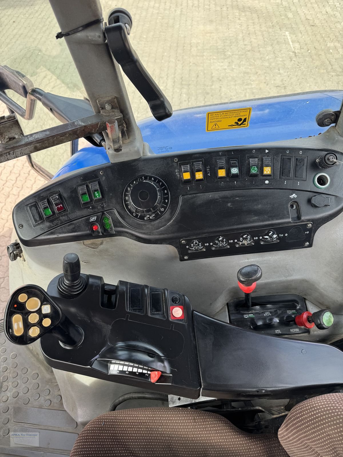 Traktor типа New Holland TV-T 170 Auto Command, Gebrauchtmaschine в Ainring (Фотография 12)