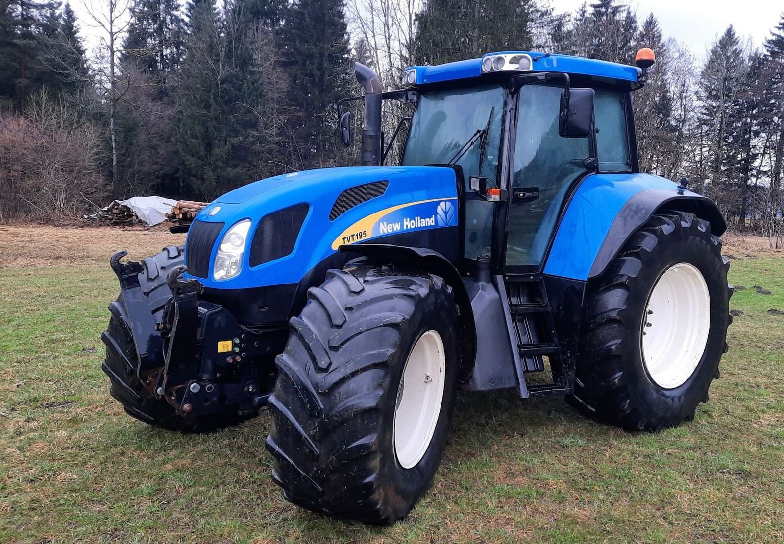 Traktor of the type New Holland TV-T 195 Auto Command, Gebrauchtmaschine in Feldkirchen (Picture 2)