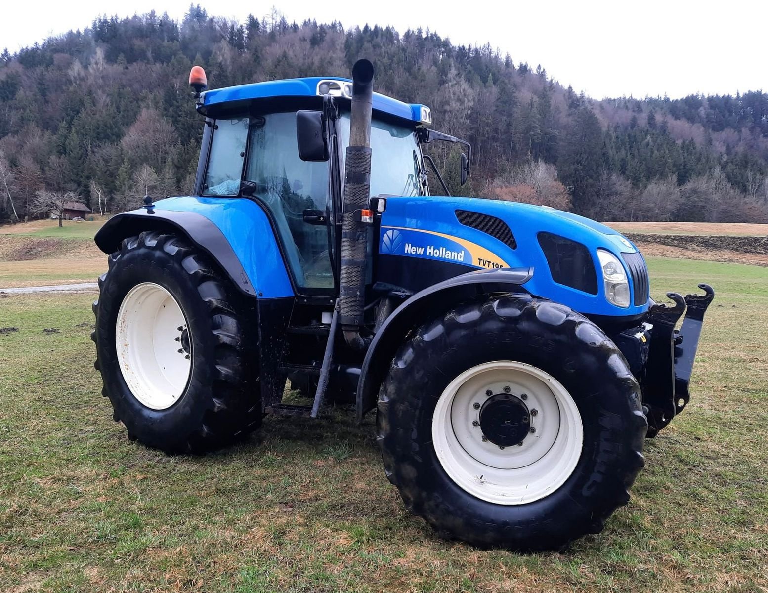 Traktor of the type New Holland TV-T 195 Auto Command, Gebrauchtmaschine in Feldkirchen (Picture 6)