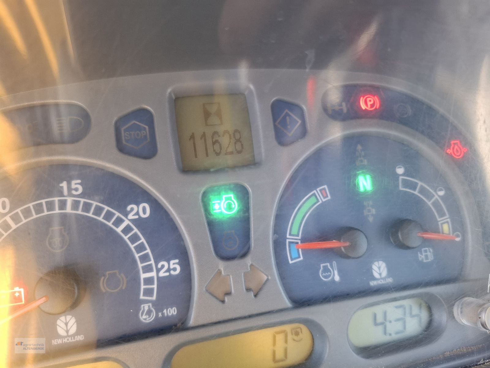 Traktor of the type New Holland TVT 145, Gebrauchtmaschine in Altenberge (Picture 15)