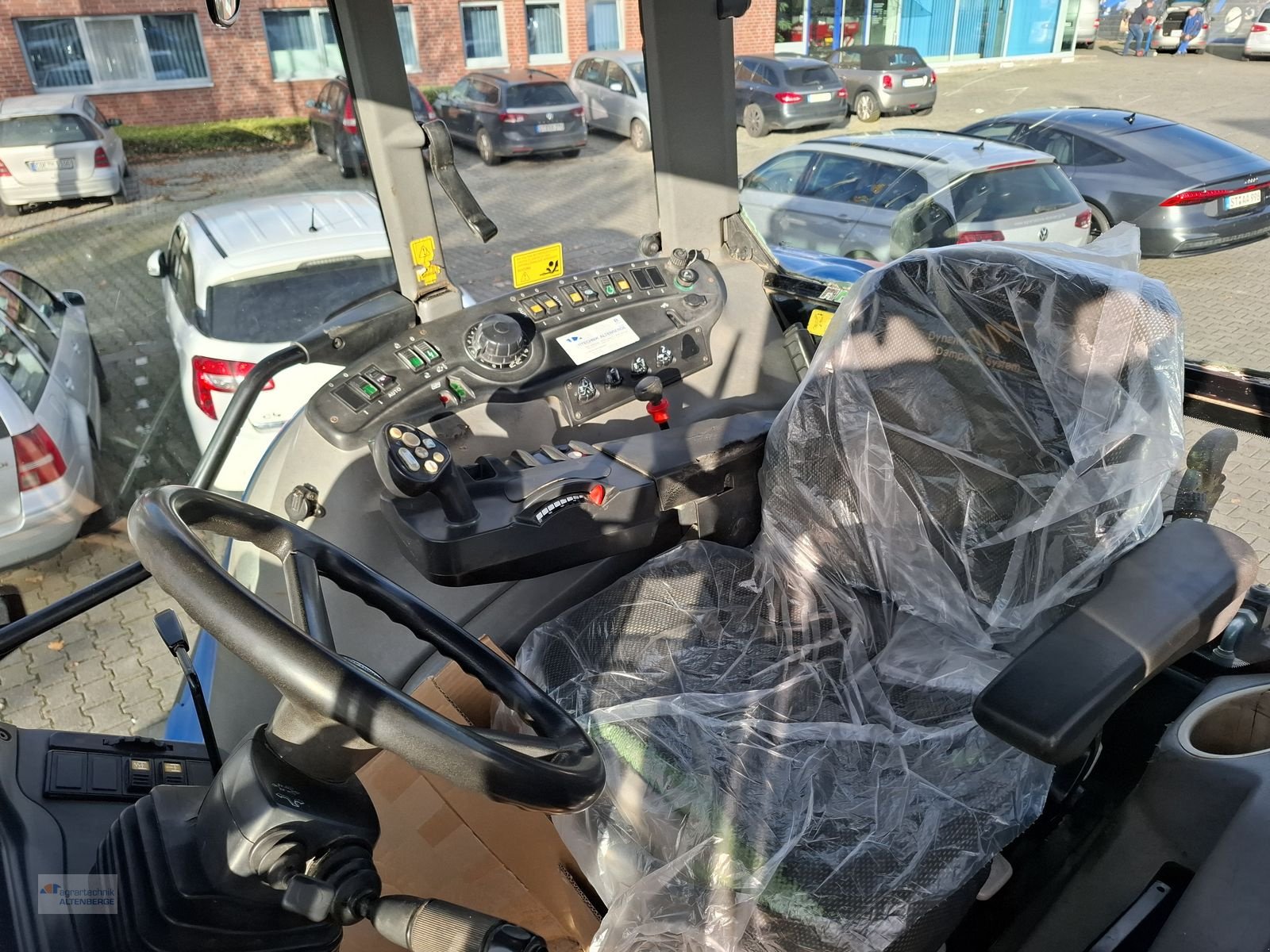 Traktor of the type New Holland TVT 145, Gebrauchtmaschine in Altenberge (Picture 13)