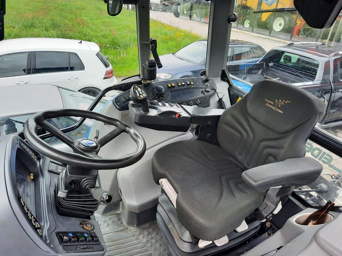 Traktor des Typs New Holland TVT 190, Gebrauchtmaschine in Burgkirchen (Bild 2)