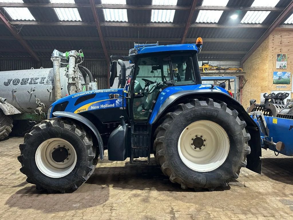 Traktor van het type New Holland TVT195 CVT, Gebrauchtmaschine in BENNEKOM (Foto 5)