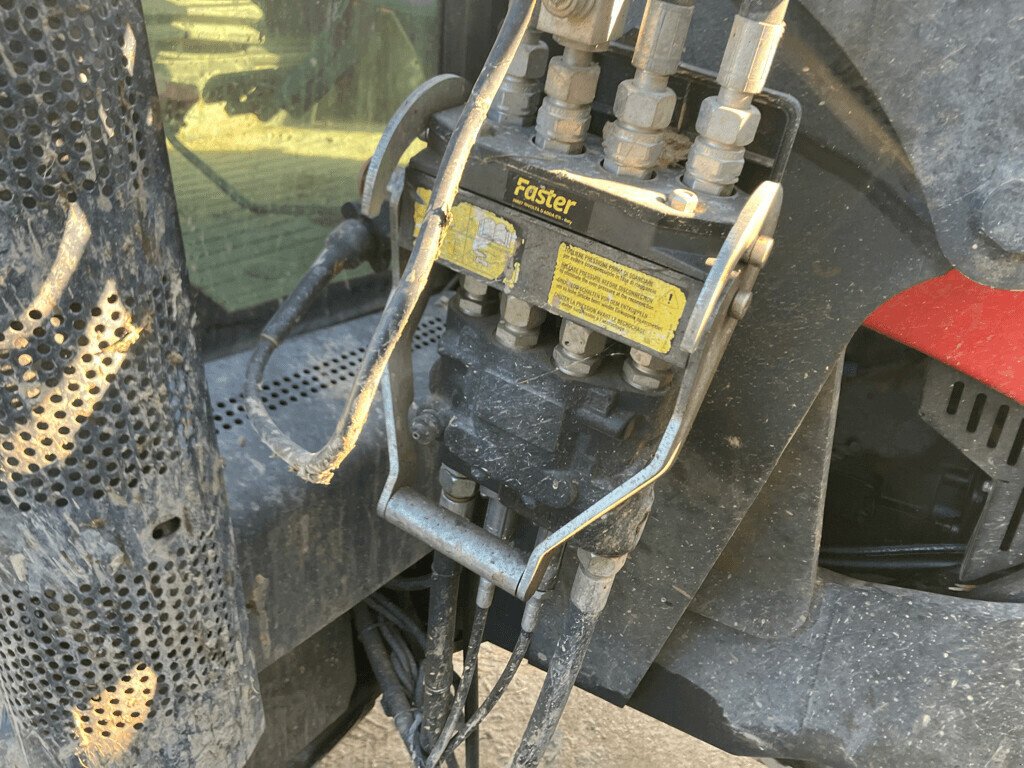 Traktor des Typs Oleo Mac TRACTEUR MAC CORMICK MC 115, Gebrauchtmaschine in AUTUN (Bild 8)