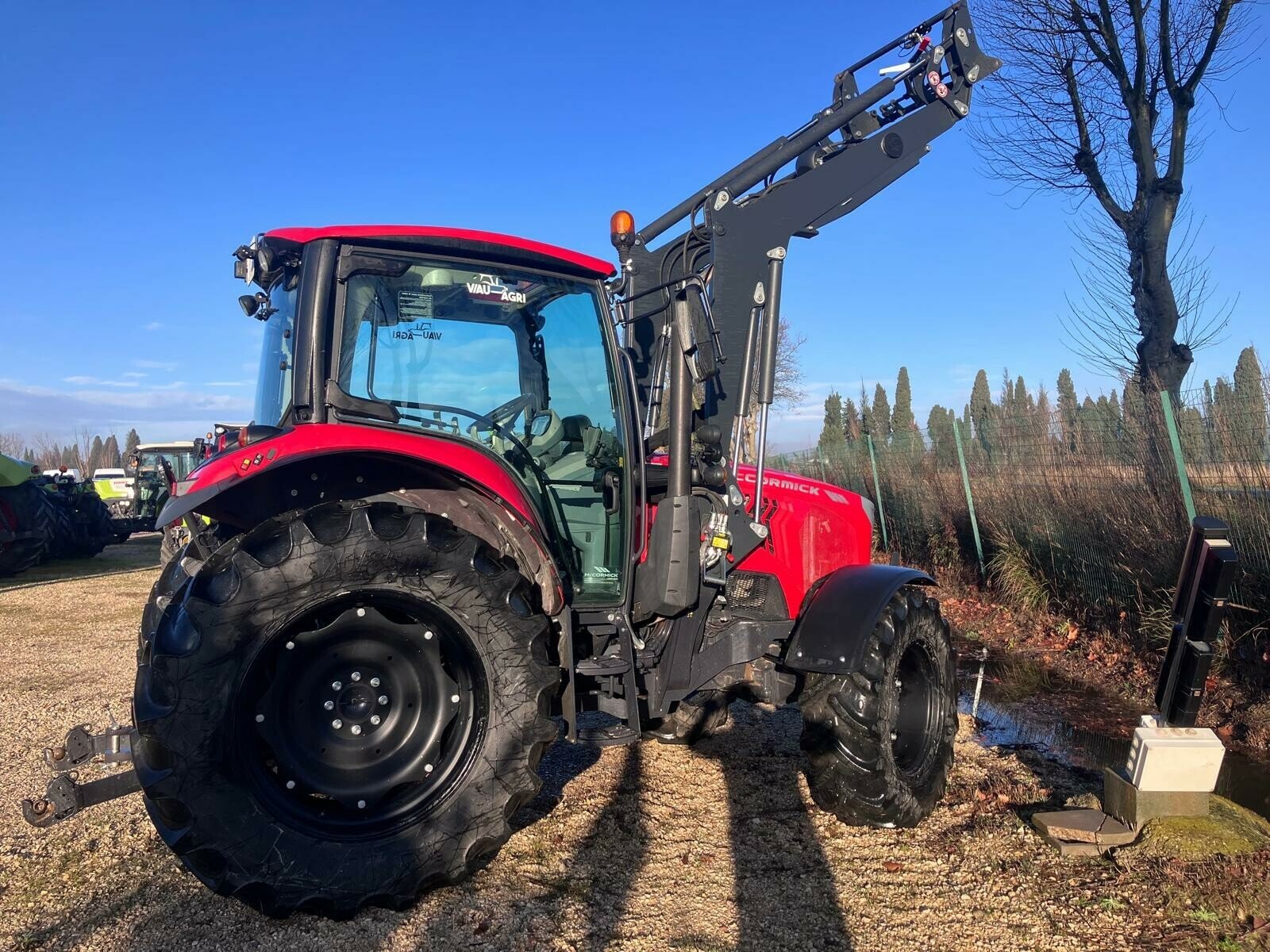 Traktor del tipo Oleo Mac TRACTEUR MCCORMICK X5.100, Gebrauchtmaschine In SAINT ANDIOL (Immagine 3)