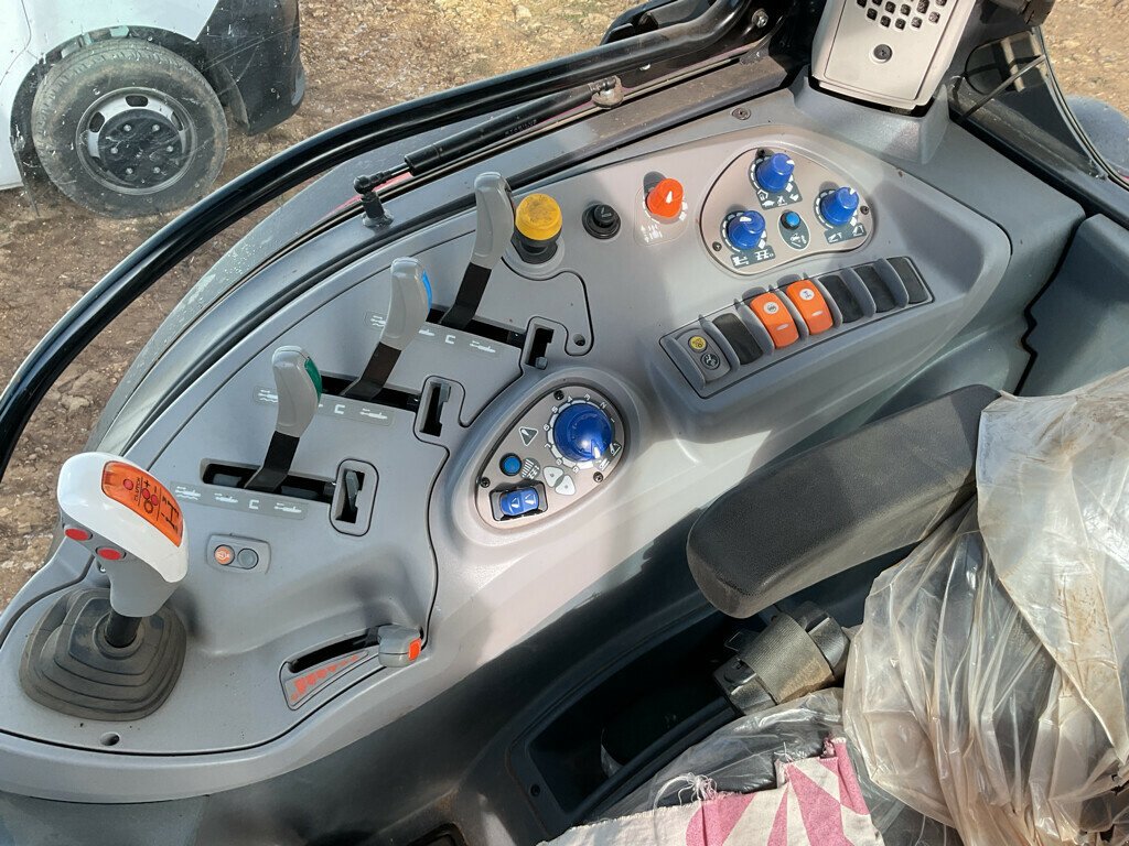 Traktor za tip Oleo Mac TRACTEUR MCCORMICK X5.100, Gebrauchtmaschine u SAINT ANDIOL (Slika 7)