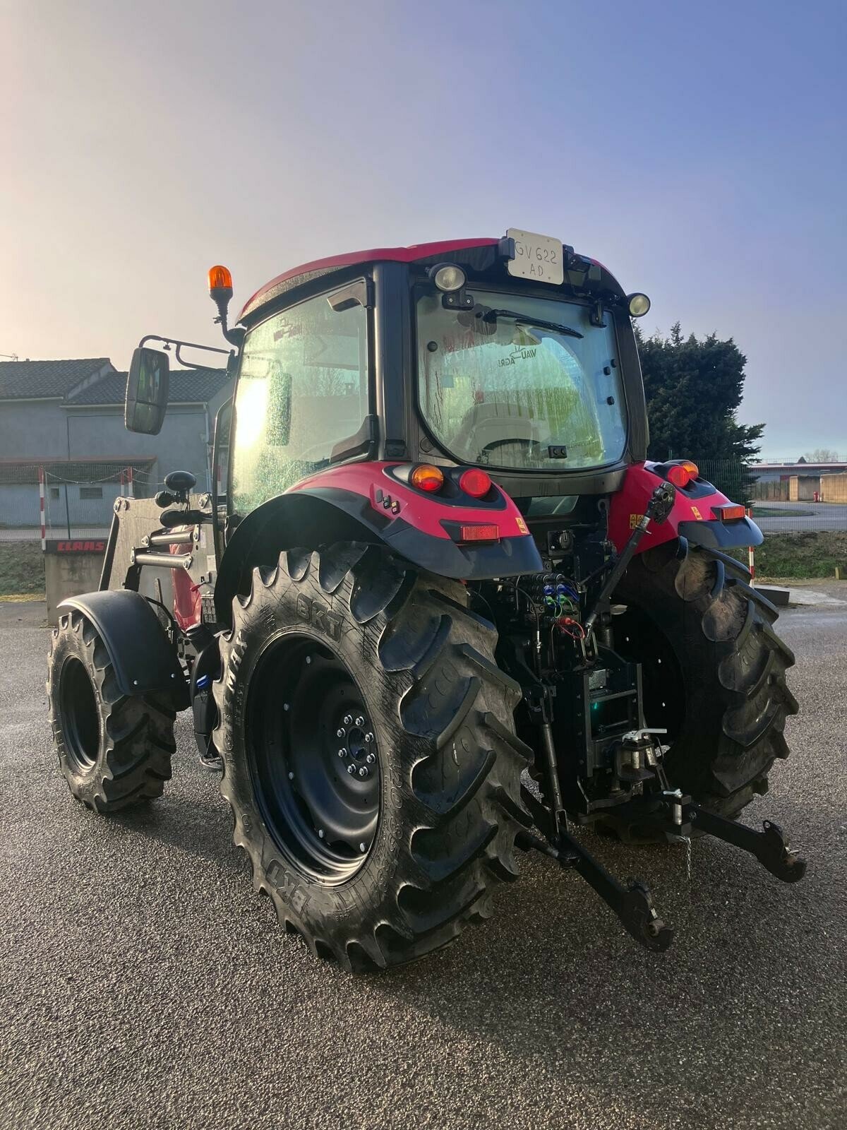 Traktor del tipo Oleo Mac TRACTEUR MCCORMICK X5.100, Gebrauchtmaschine In SAINT ANDIOL (Immagine 5)