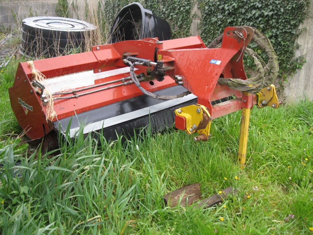 Traktor du type Rabaud Superchampion 2100 A, Gebrauchtmaschine en BRECE (Photo 1)