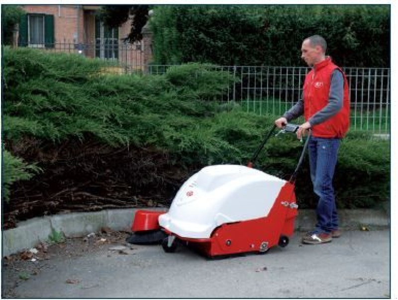 Traktor typu Rapid BRAVA 800 ET, Gebrauchtmaschine v BAZAINVILLE (Obrázek 1)