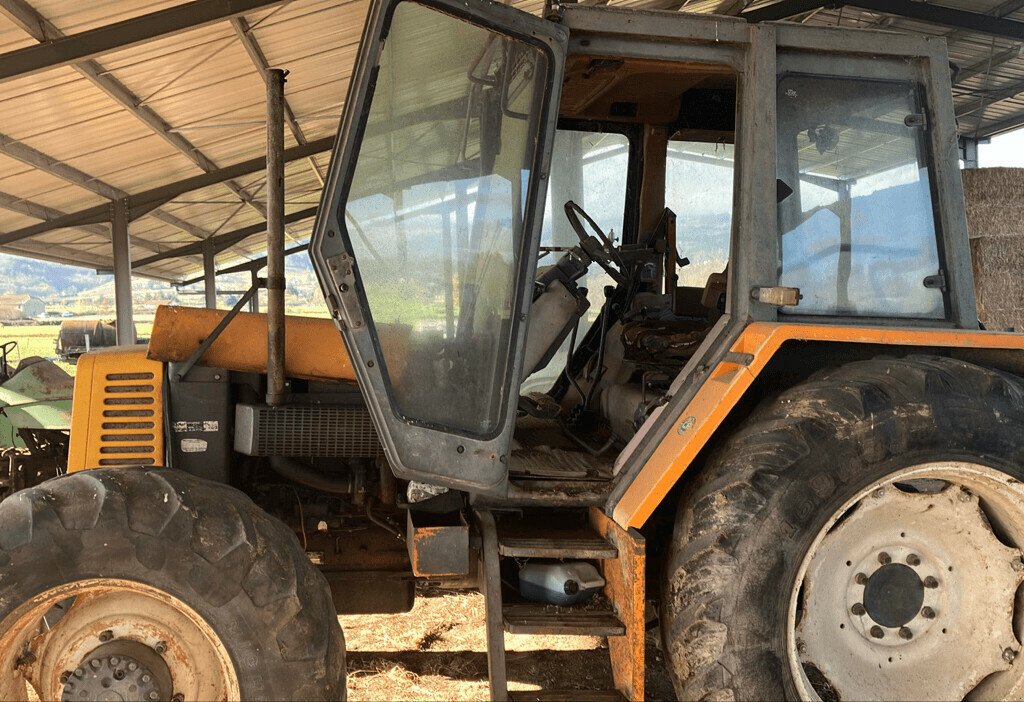 Traktor del tipo Renault 103-14, Gebrauchtmaschine en Feurs (Imagen 4)