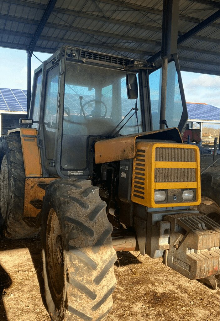 Traktor del tipo Renault 103-14, Gebrauchtmaschine en Feurs (Imagen 1)