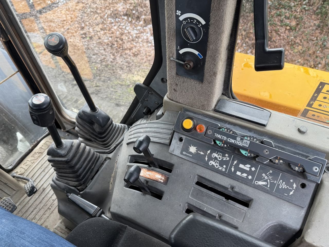 Traktor of the type Renault 103-54 TX Turbo, Gebrauchtmaschine in Rossum (Picture 10)