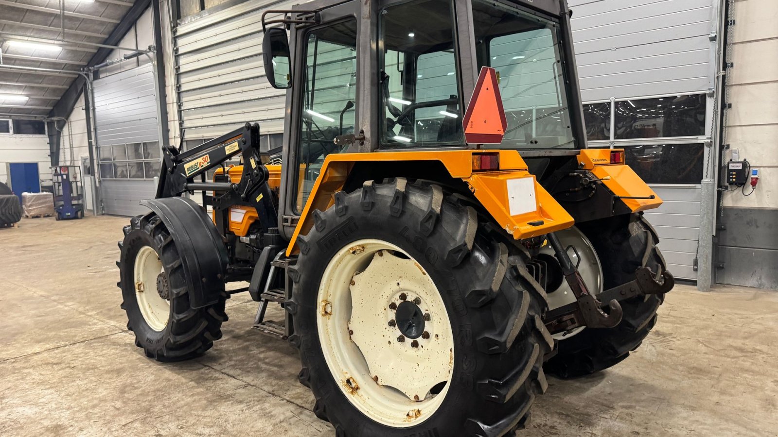 Traktor typu Renault 106-54 106-54, Gebrauchtmaschine w Haderup (Zdjęcie 7)