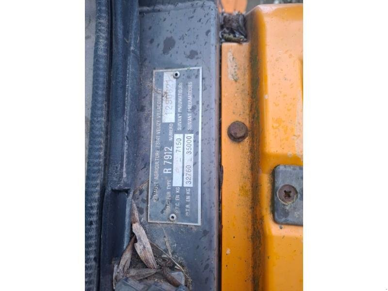 Traktor типа Renault 110-14, Gebrauchtmaschine в ANTIGNY (Фотография 3)