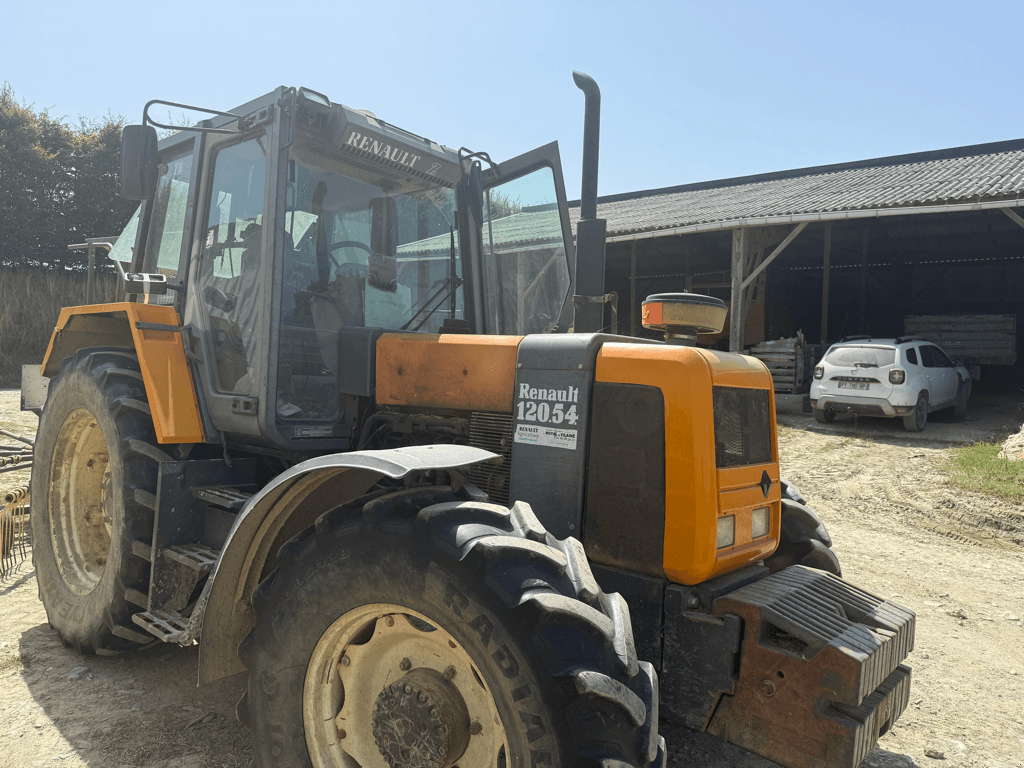 Traktor typu Renault 120.54 4RM, Gebrauchtmaschine v TREMEUR (Obrázek 4)