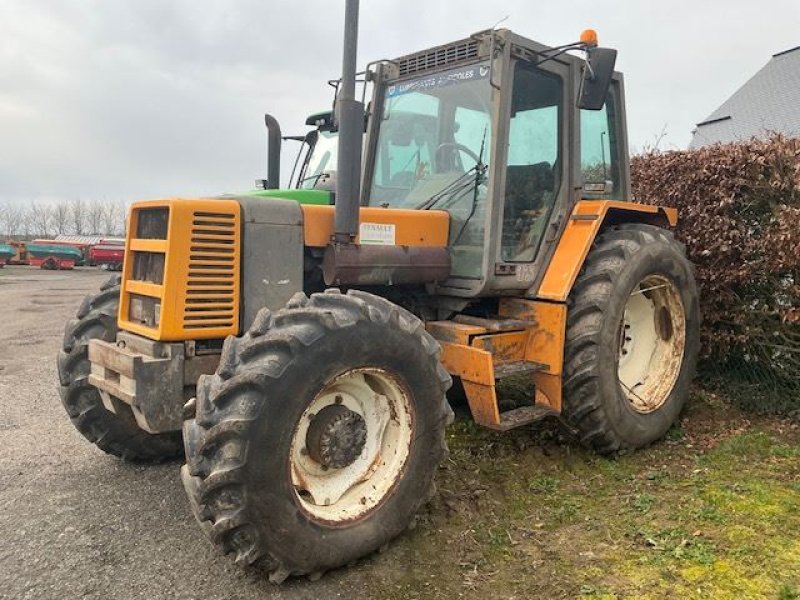 Traktor του τύπου Renault 133-14, Gebrauchtmaschine σε les hayons (Φωτογραφία 2)