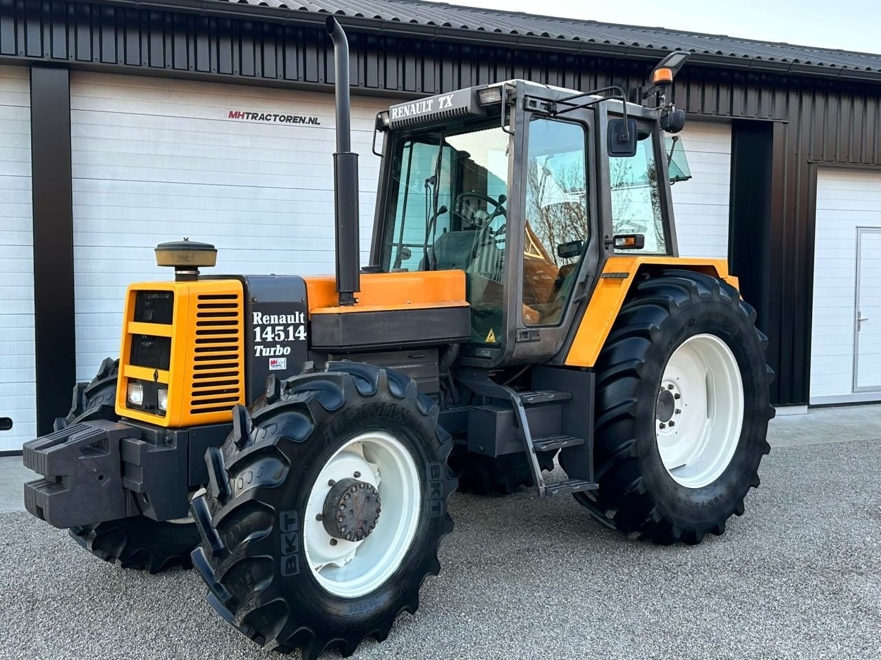 Traktor des Typs Renault 145-14, Gebrauchtmaschine in Linde (dr) (Bild 2)