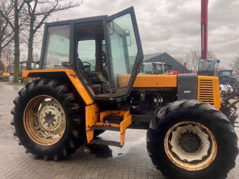Traktor des Typs Renault 145.14, Gebrauchtmaschine in Lunteren (Bild 11)