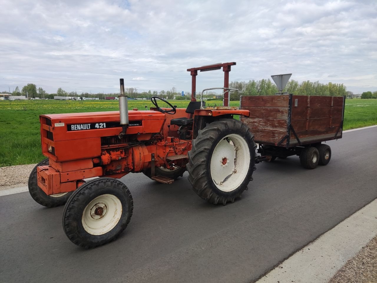 Traktor typu Renault 421, Gebrauchtmaschine v Klarenbeek (Obrázok 1)