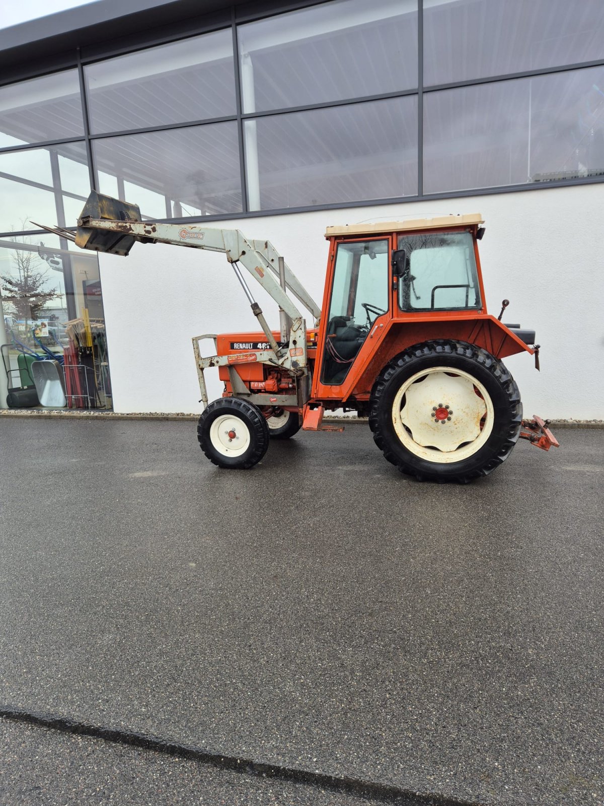 Traktor des Typs Renault 461, Gebrauchtmaschine in Ingolstadt (Bild 1)