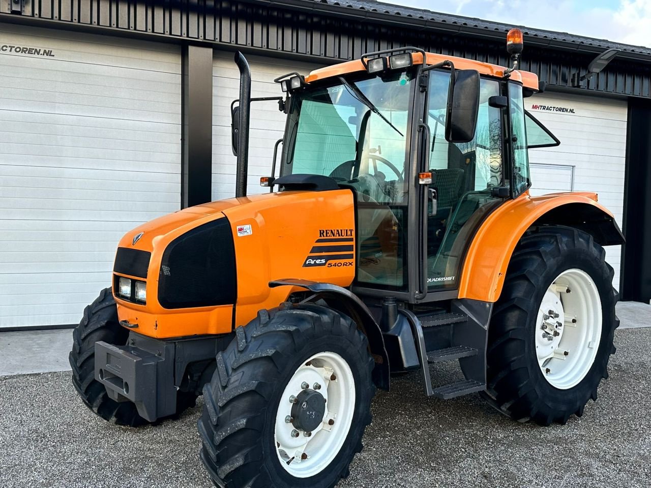 Traktor of the type Renault 540, Gebrauchtmaschine in Linde (dr) (Picture 2)