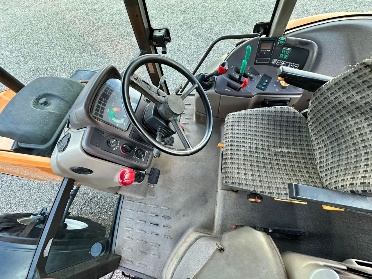 Traktor of the type Renault 540, Gebrauchtmaschine in Linde (dr) (Picture 4)