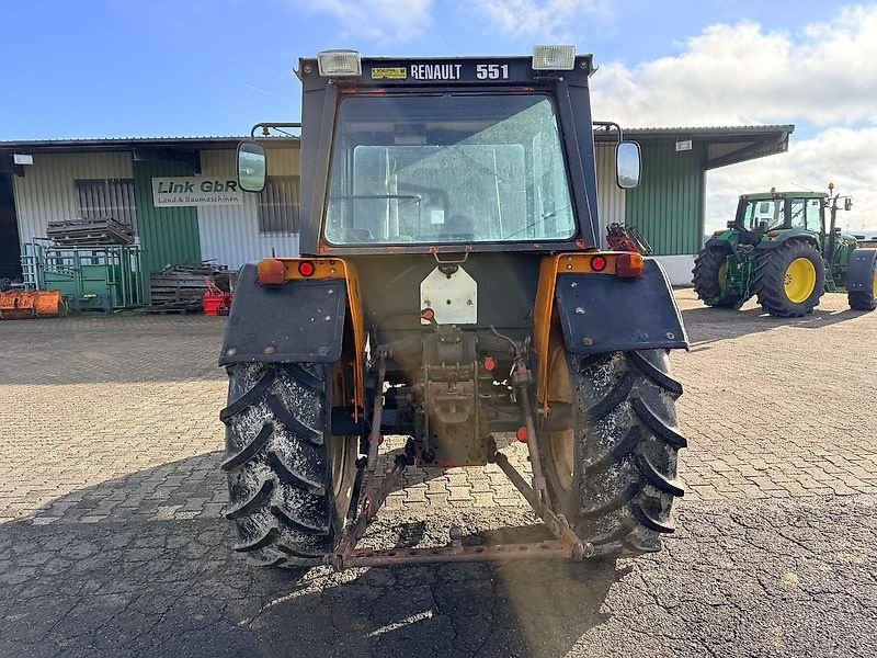 Traktor des Typs Renault 551 Servolenkung und Frontlader, Gebrauchtmaschine in Steinau  (Bild 5)