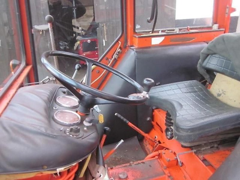 Traktor typu Renault 551, Gebrauchtmaschine w Ziegenhagen (Zdjęcie 4)