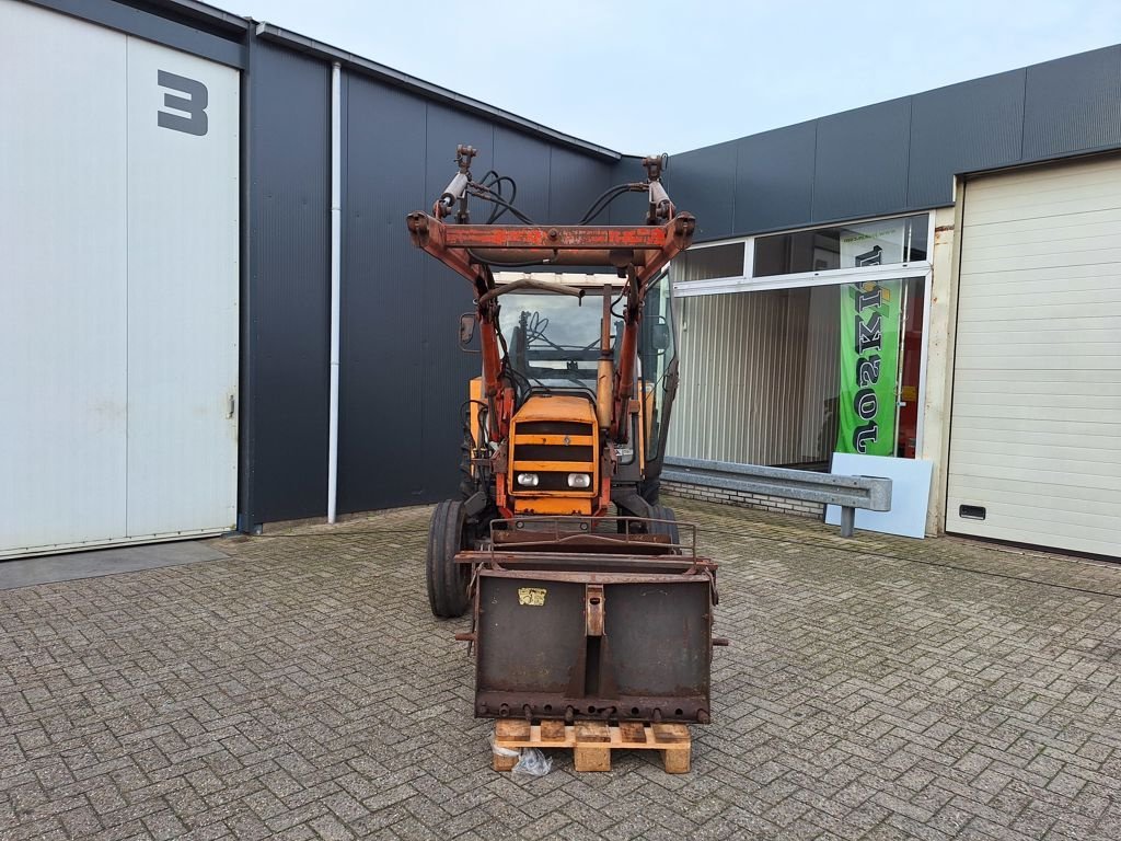 Traktor typu Renault 551, Gebrauchtmaschine v MARIENHEEM (Obrázek 2)