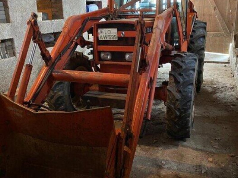 Traktor tipa Renault 551.4, Gebrauchtmaschine u Weil am Rhein-Haltingen