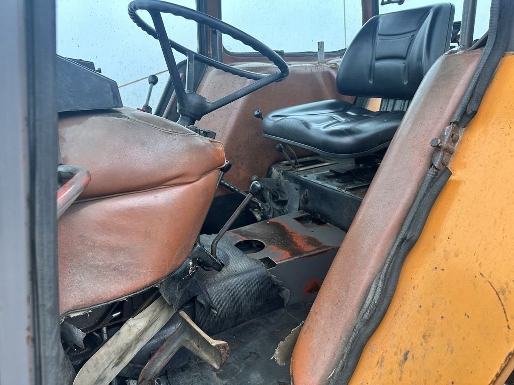 Traktor van het type Renault 551S, Gebrauchtmaschine in Callantsoog (Foto 4)