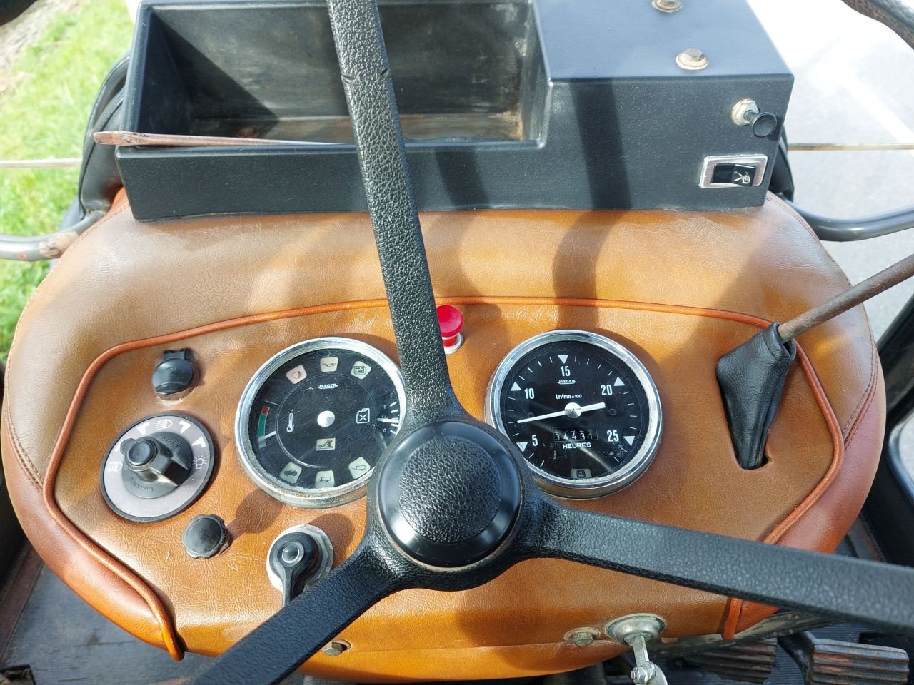 Traktor del tipo Renault 551s, Gebrauchtmaschine In Ouderkerk aan den IJssel (Immagine 5)