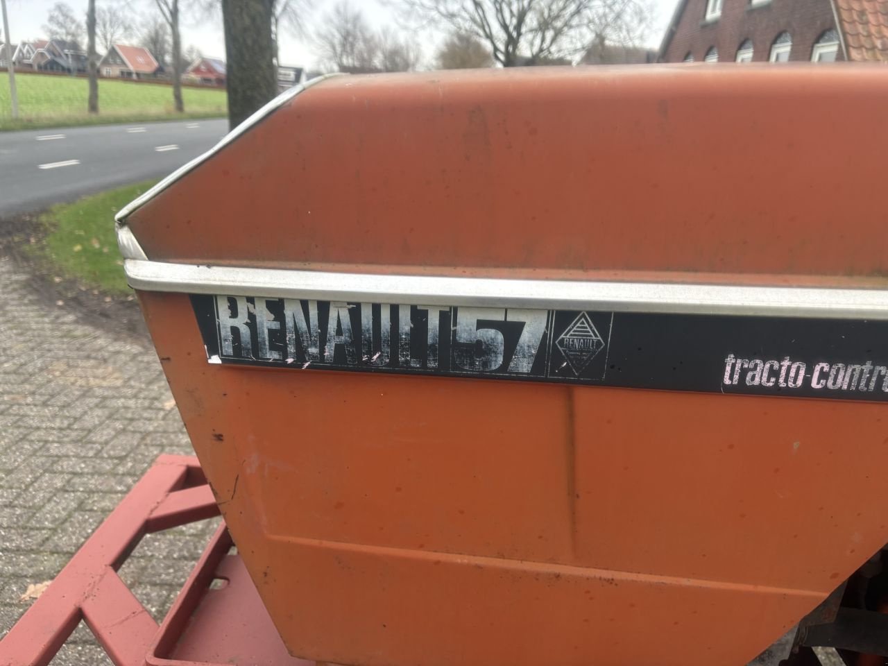 Traktor of the type Renault 57, Gebrauchtmaschine in Staphorst (Picture 5)