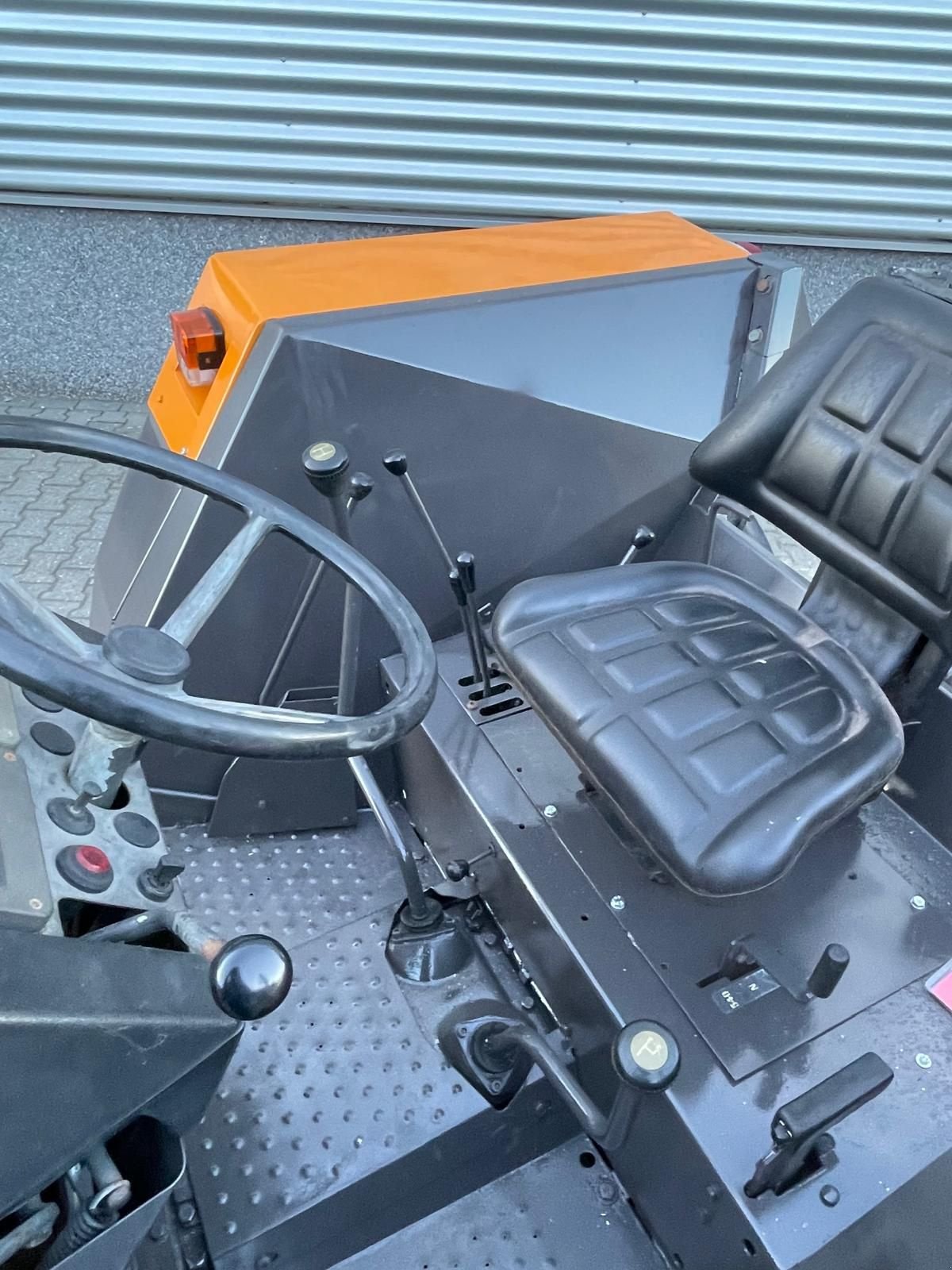 Traktor типа Renault 65-32 ME tractor, Gebrauchtmaschine в Roermond (Фотография 10)