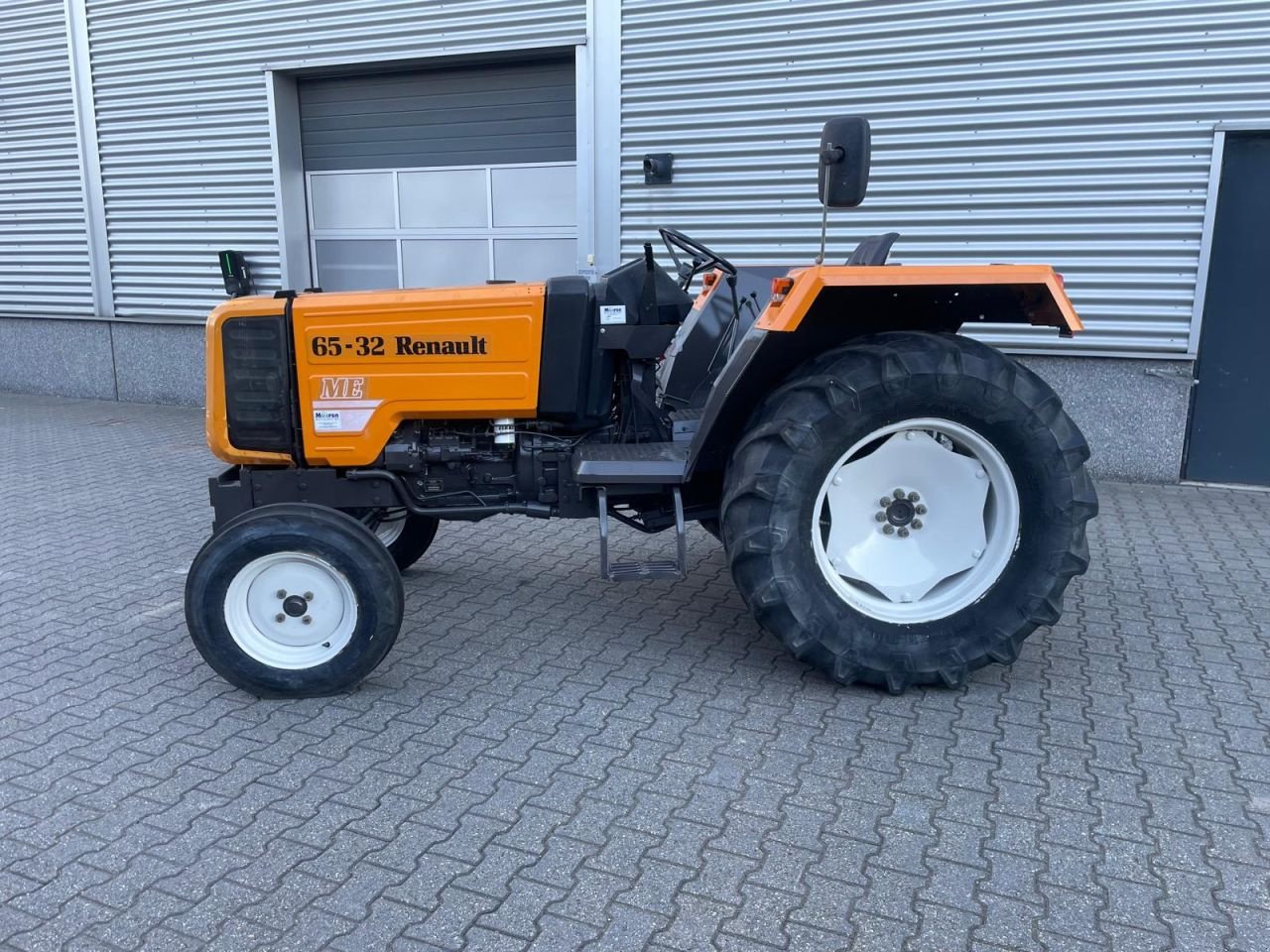 Traktor типа Renault 65-32 ME tractor, Gebrauchtmaschine в Roermond (Фотография 2)