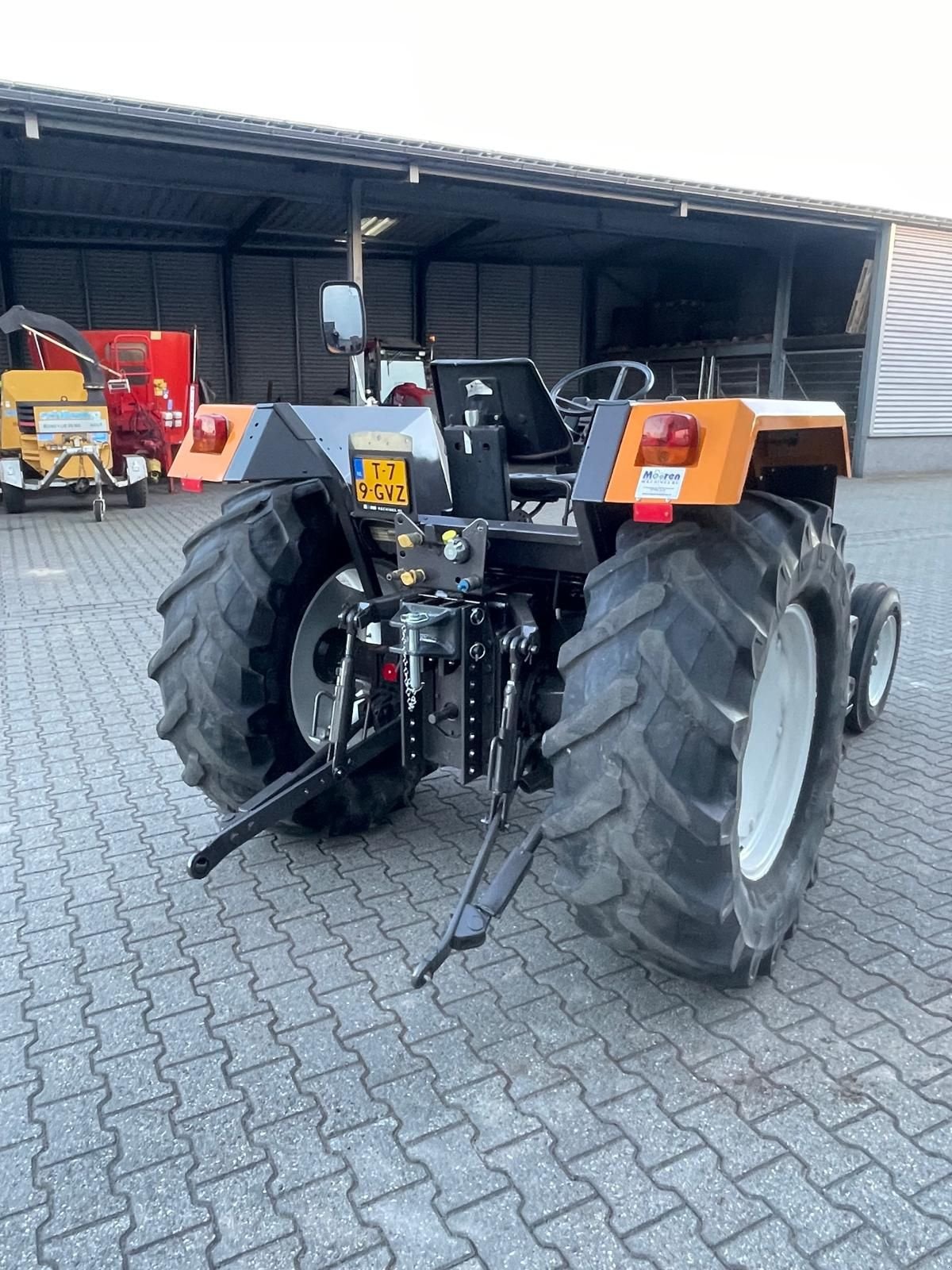 Traktor типа Renault 65-32 ME tractor, Gebrauchtmaschine в Roermond (Фотография 4)