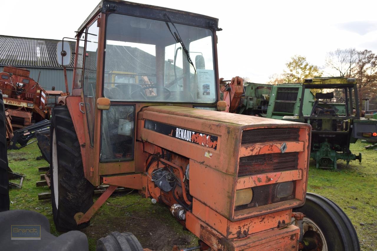 Traktor des Typs Renault 651, Gebrauchtmaschine in Oyten (Bild 1)