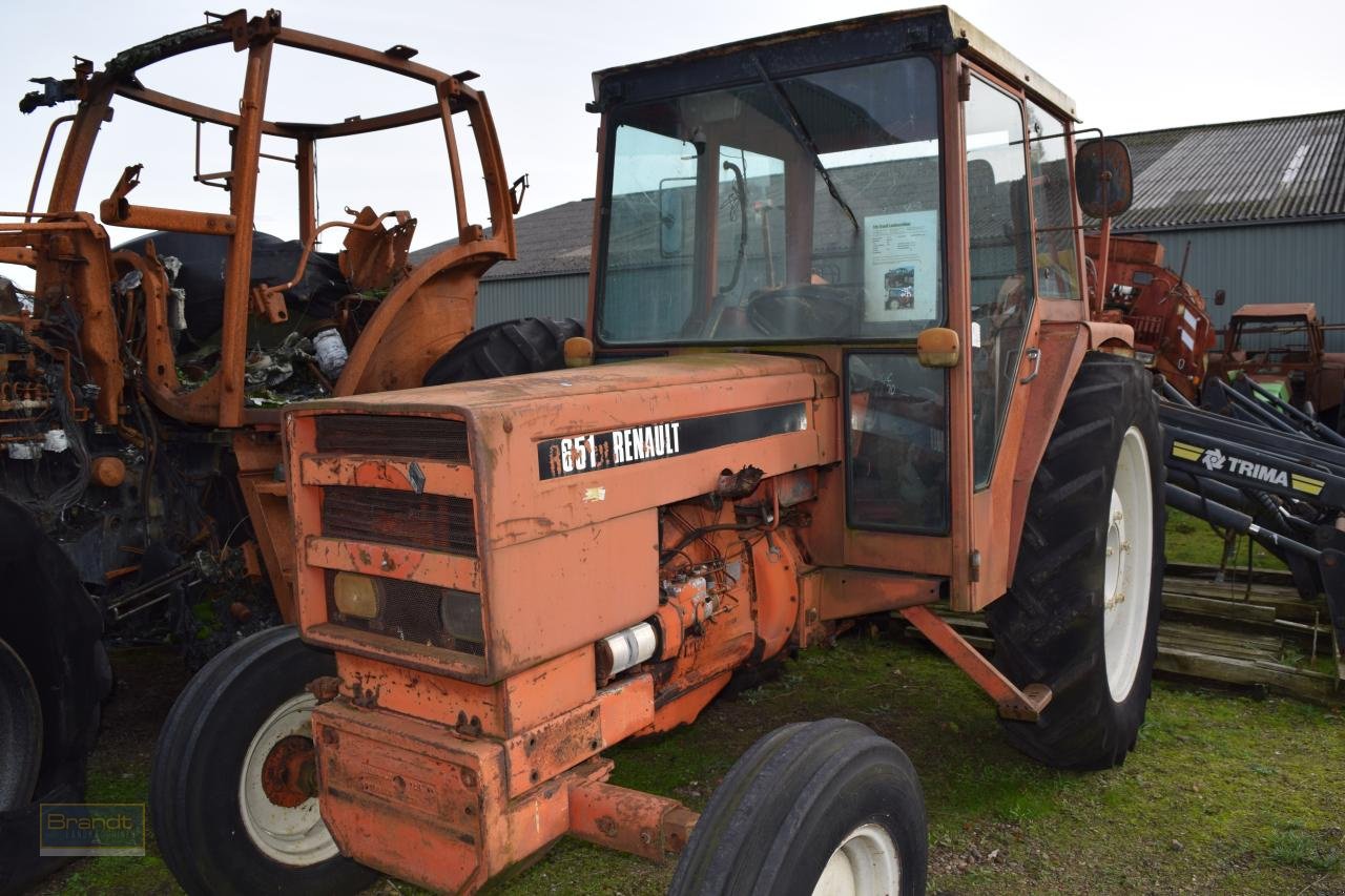 Traktor des Typs Renault 651, Gebrauchtmaschine in Oyten (Bild 2)