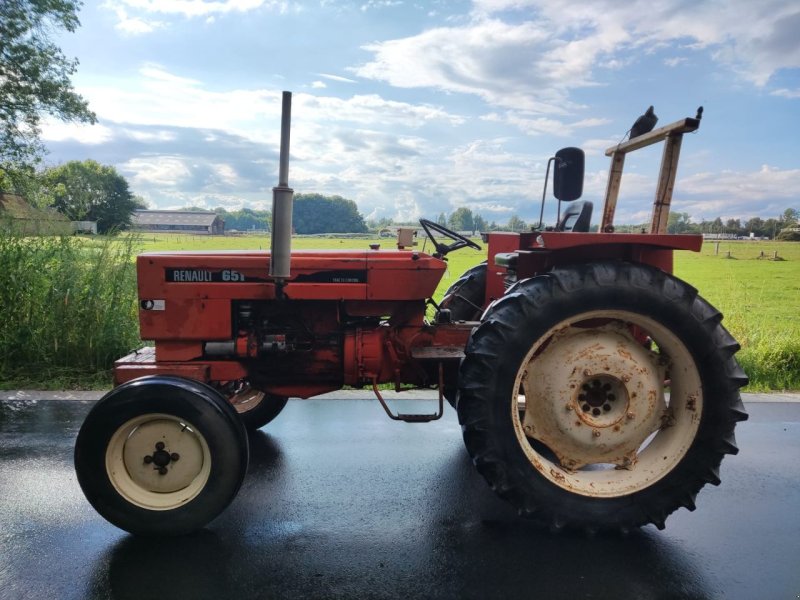 Traktor des Typs Renault 651, Gebrauchtmaschine in Klarenbeek (Bild 1)