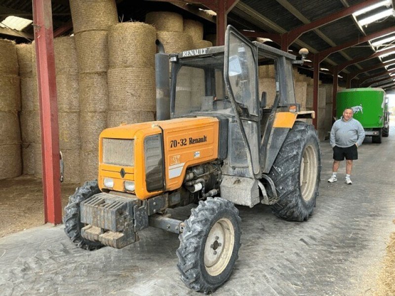Traktor des Typs Renault 70-32 PS, Gebrauchtmaschine in Charnay-lès-macon (Bild 1)