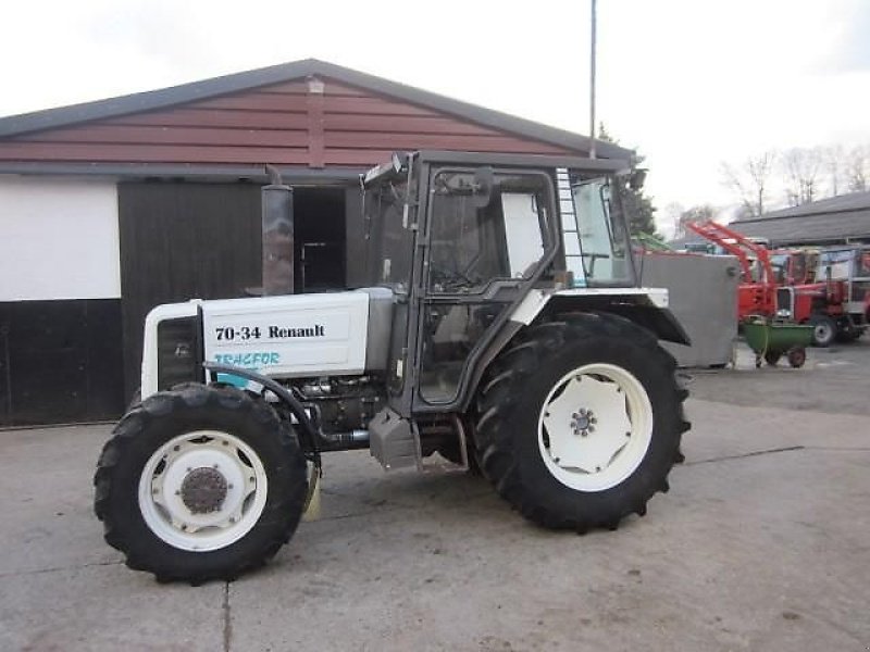 Traktor des Typs Renault 70-34, Gebrauchtmaschine in Ziegenhagen (Bild 1)
