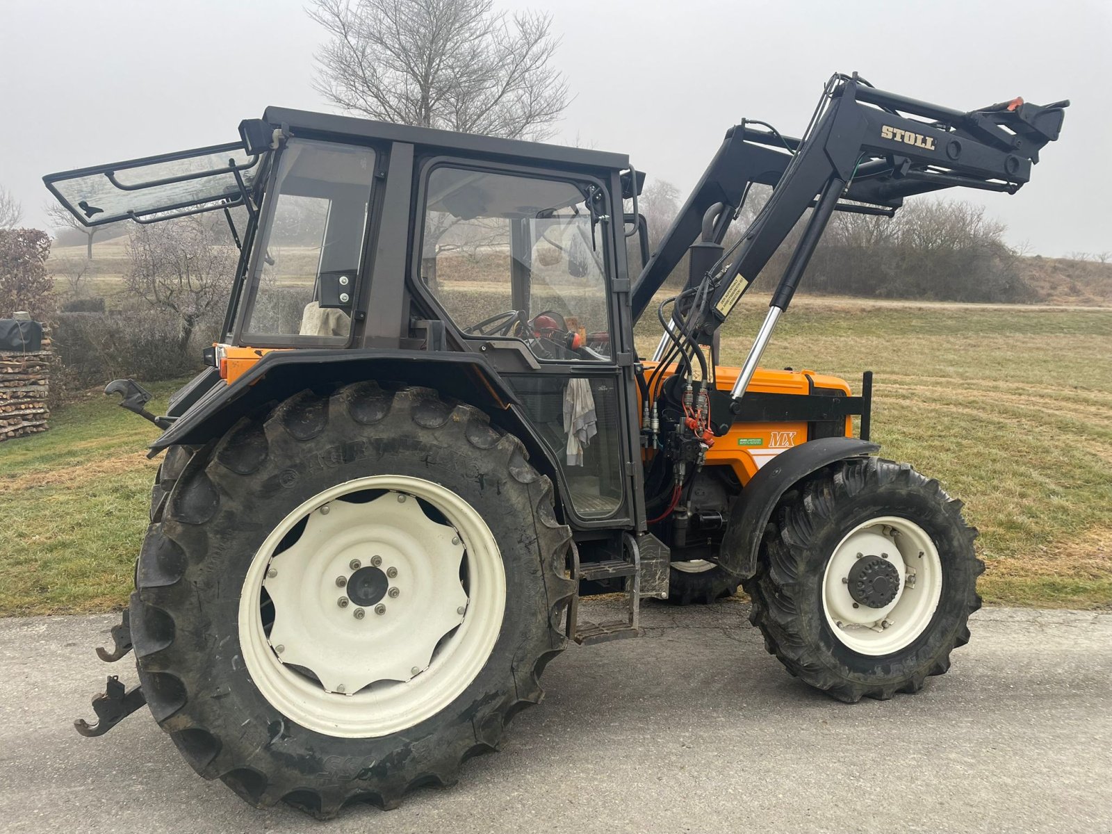 Traktor типа Renault 75-34 MX, Gebrauchtmaschine в Langenenslingen (Фотография 3)