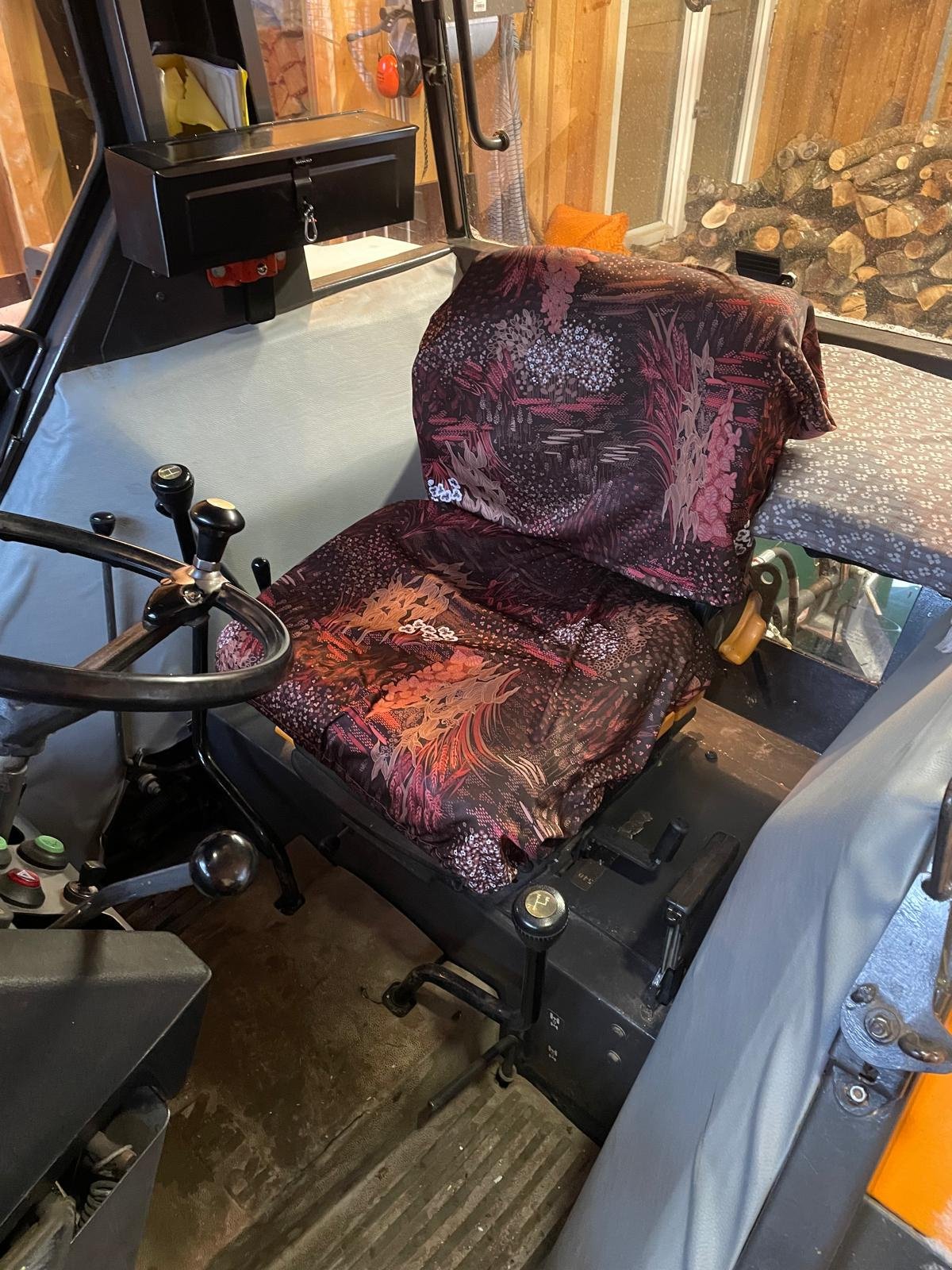 Traktor типа Renault 75-34 MX, Gebrauchtmaschine в Langenenslingen (Фотография 4)