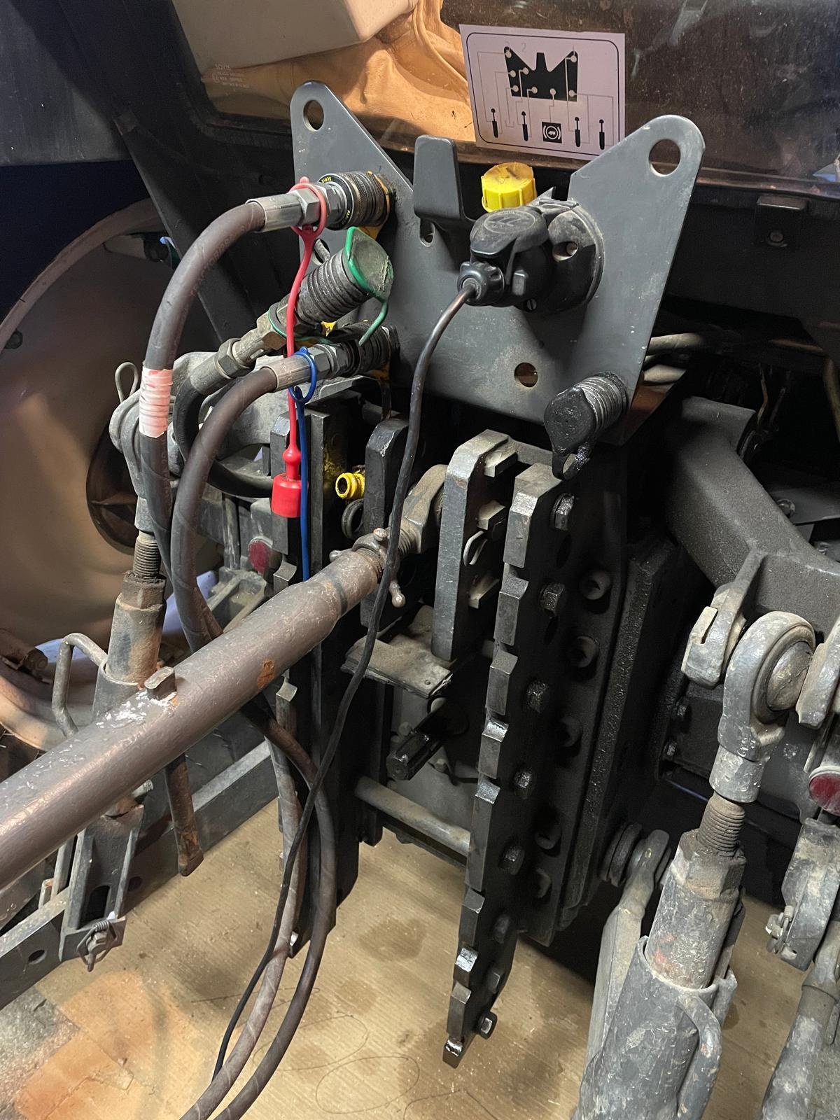 Traktor типа Renault 75-34 MX, Gebrauchtmaschine в Langenenslingen (Фотография 6)