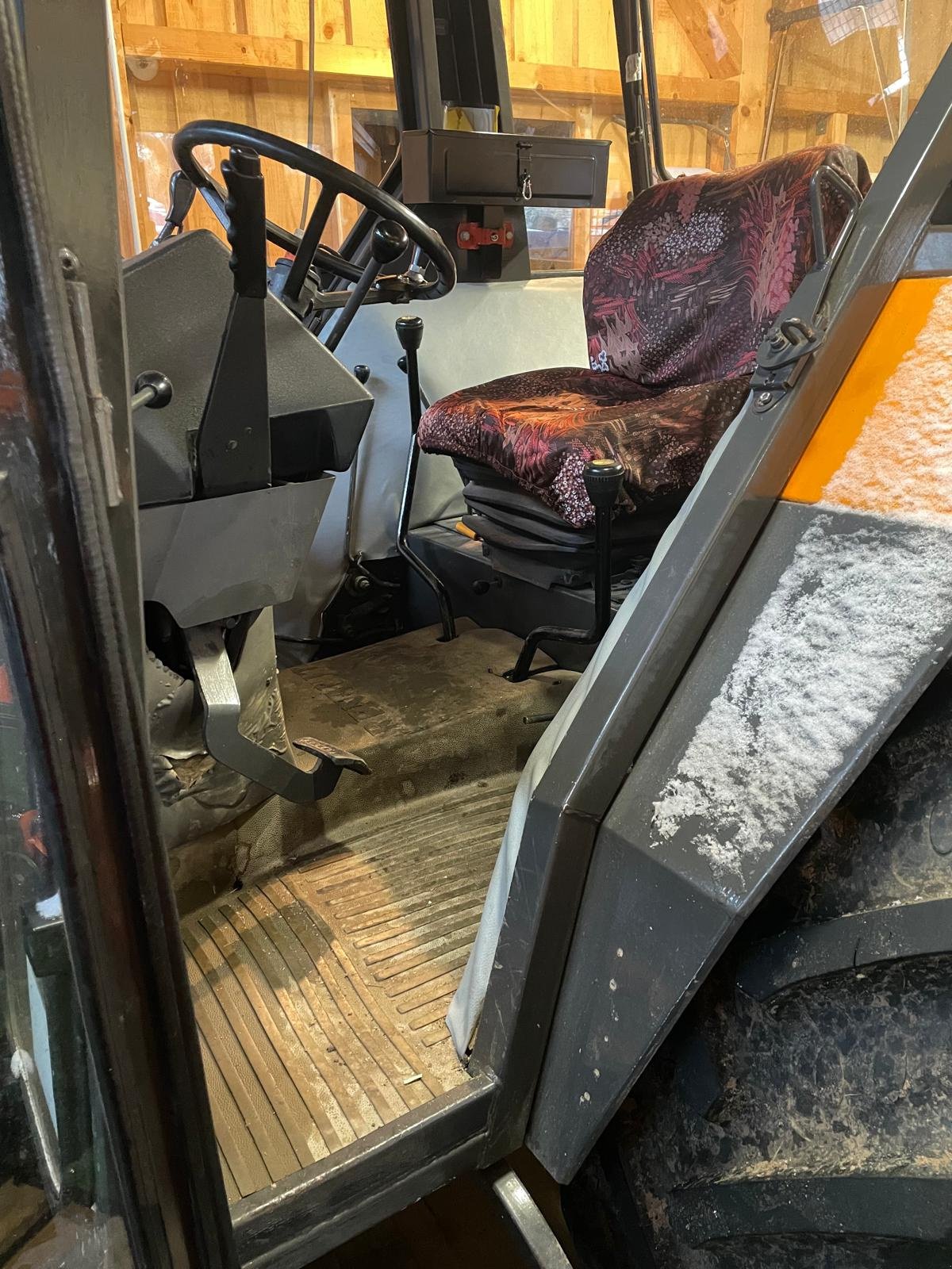 Traktor типа Renault 75-34 MX, Gebrauchtmaschine в Langenenslingen (Фотография 7)