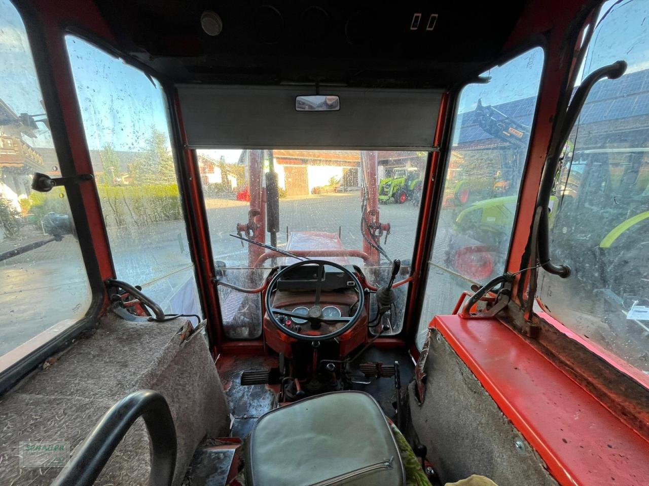 Traktor типа Renault 751-4, Frontlader, Kabine, Allrad, Schneeräumtraktor Winterdienst, Gebrauchtmaschine в Geiselhöring (Фотография 5)