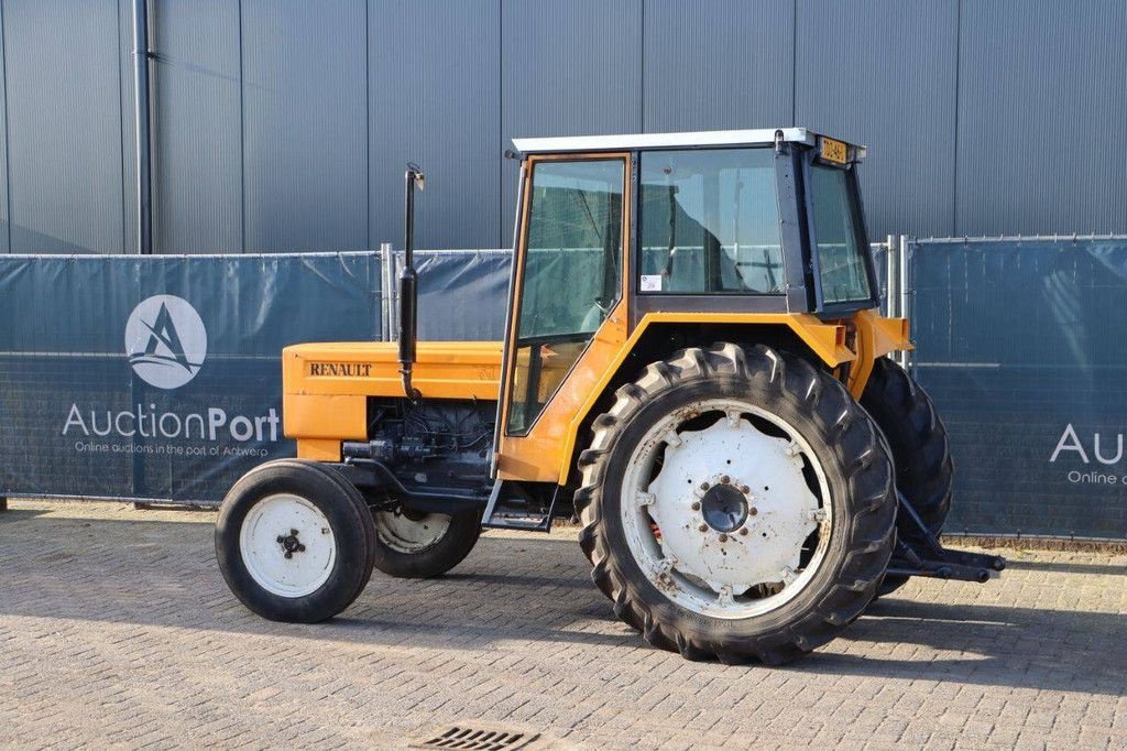 Traktor Türe ait Renault 751, Gebrauchtmaschine içinde Antwerpen (resim 3)