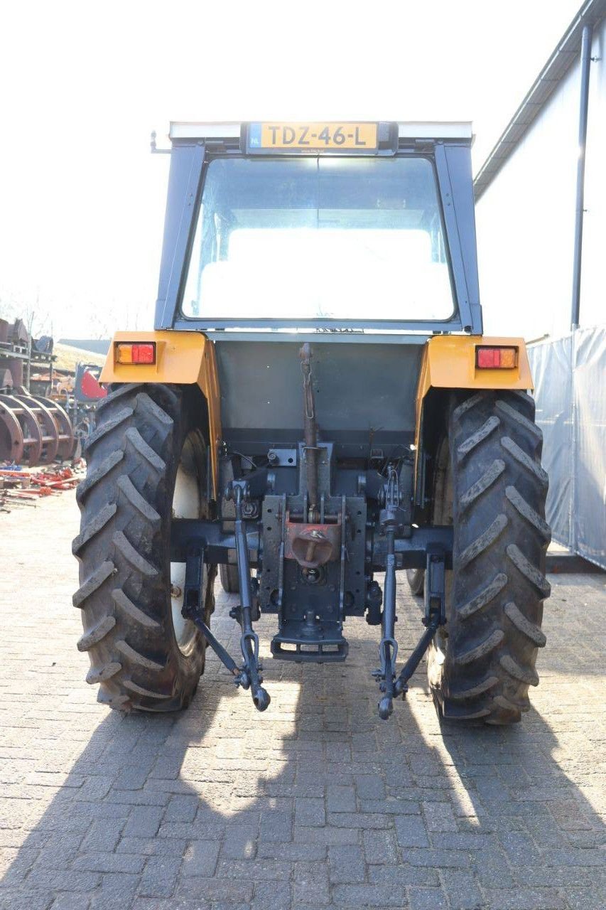 Traktor Türe ait Renault 751, Gebrauchtmaschine içinde Antwerpen (resim 5)