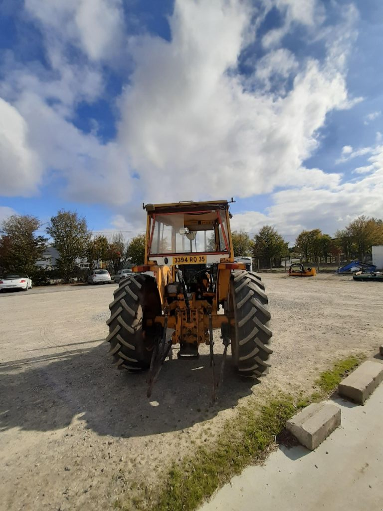 Traktor des Typs Renault 752, Gebrauchtmaschine in Guichen (Bild 2)