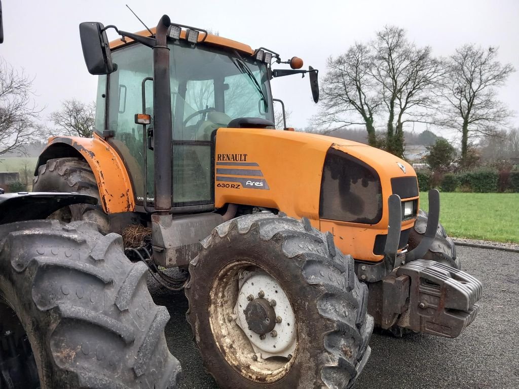 Traktor Türe ait Renault Arès 630 RZ, Gebrauchtmaschine içinde BRECE (resim 3)